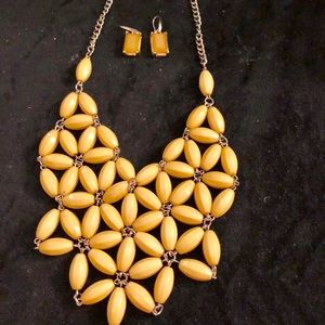 Necklace and earring set